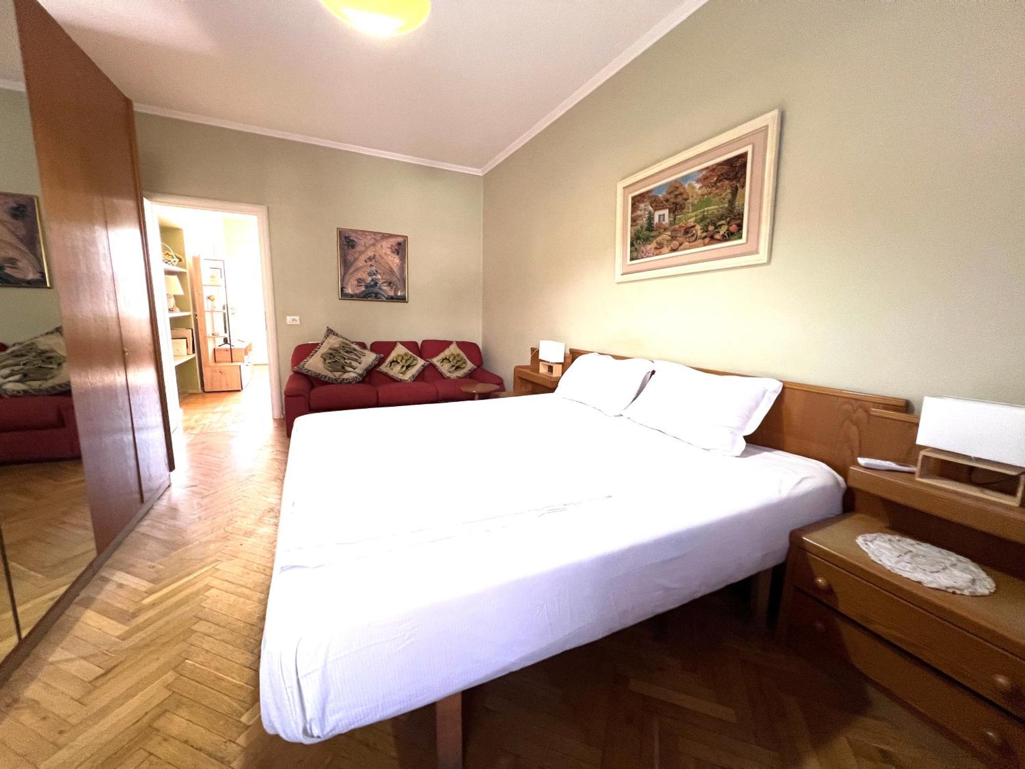 Appartamento Vintage In Center Tirana